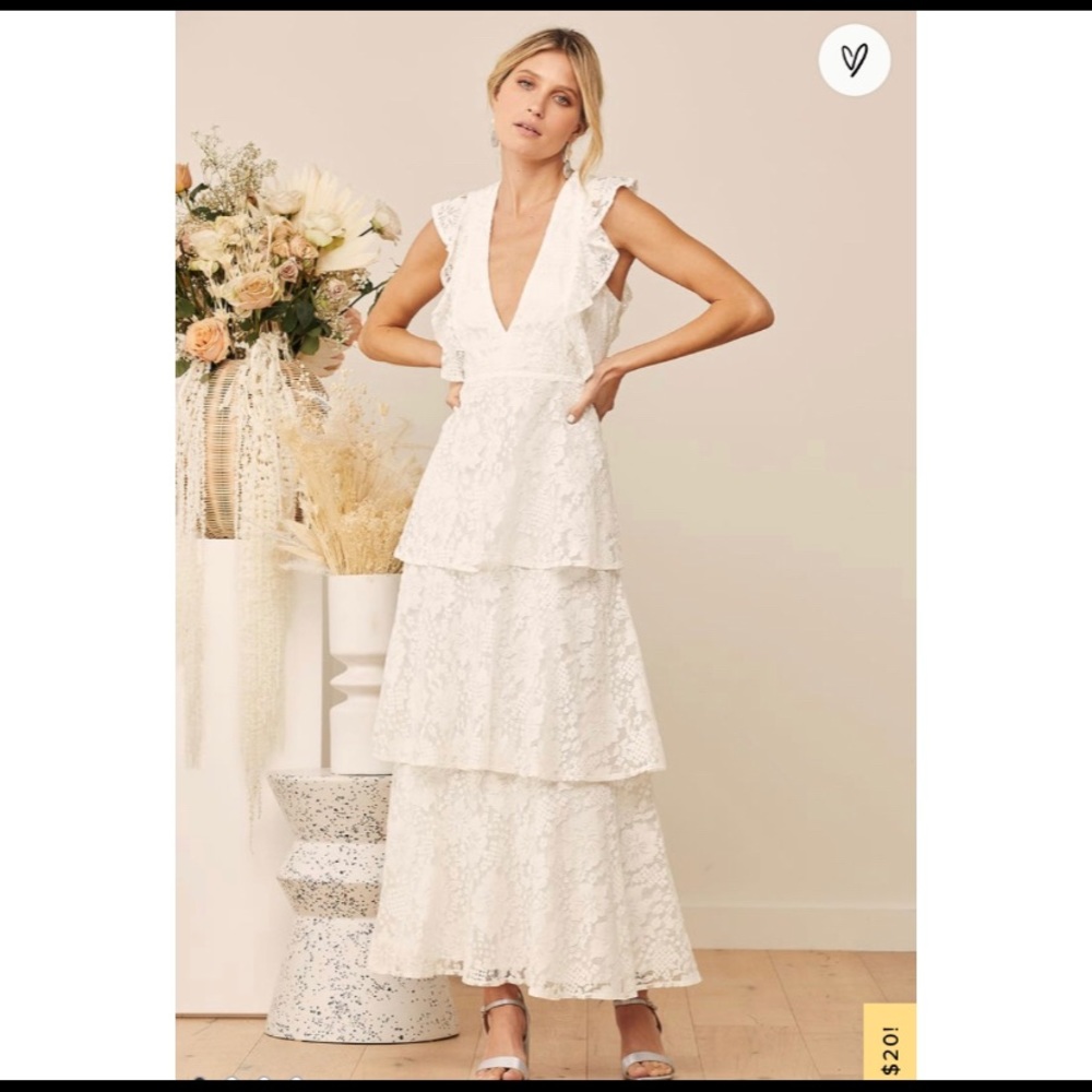 Lulu’s 3X white lace tiered so dress